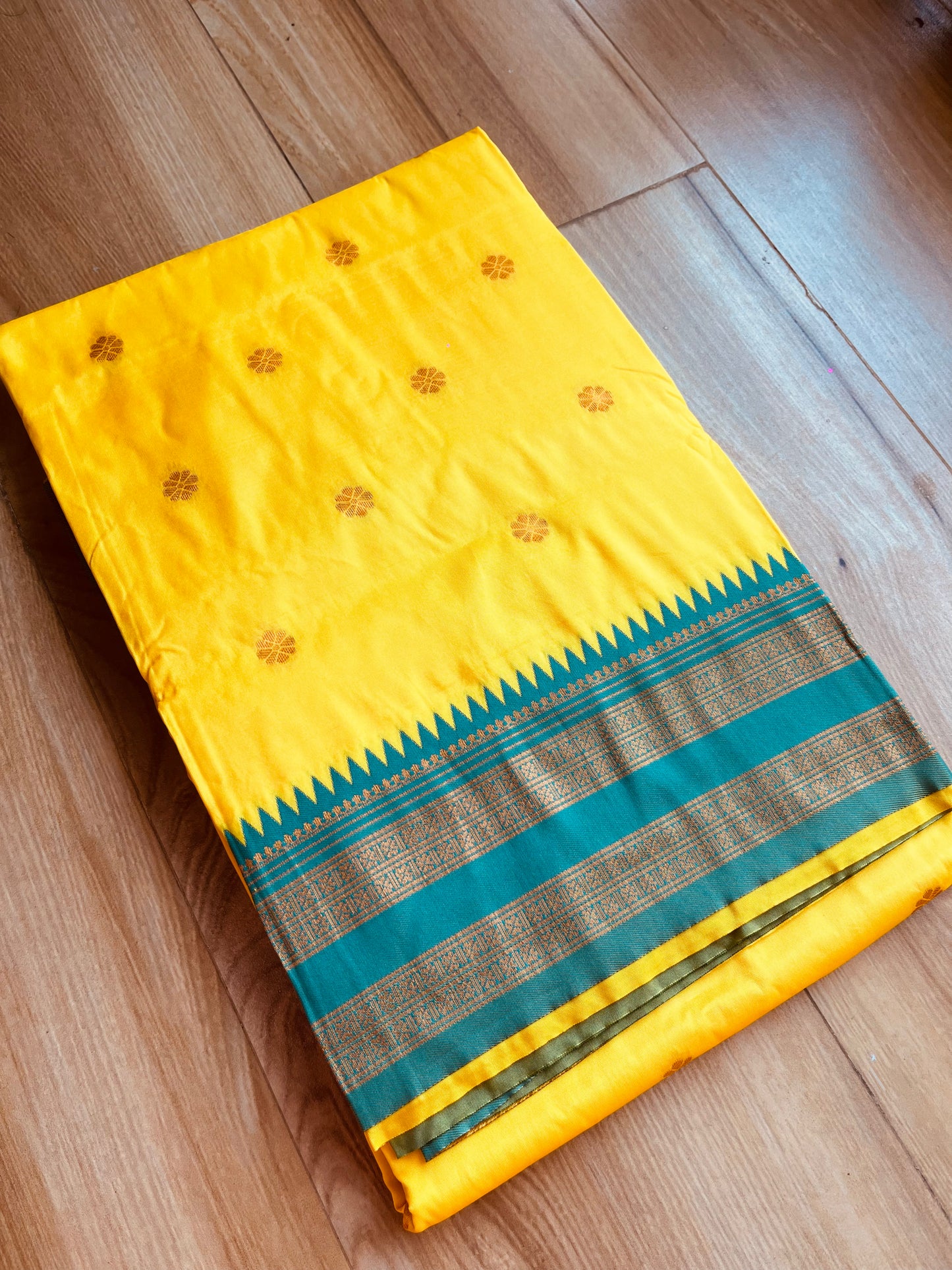 YELLOW NARAYANPETH PAITHANI