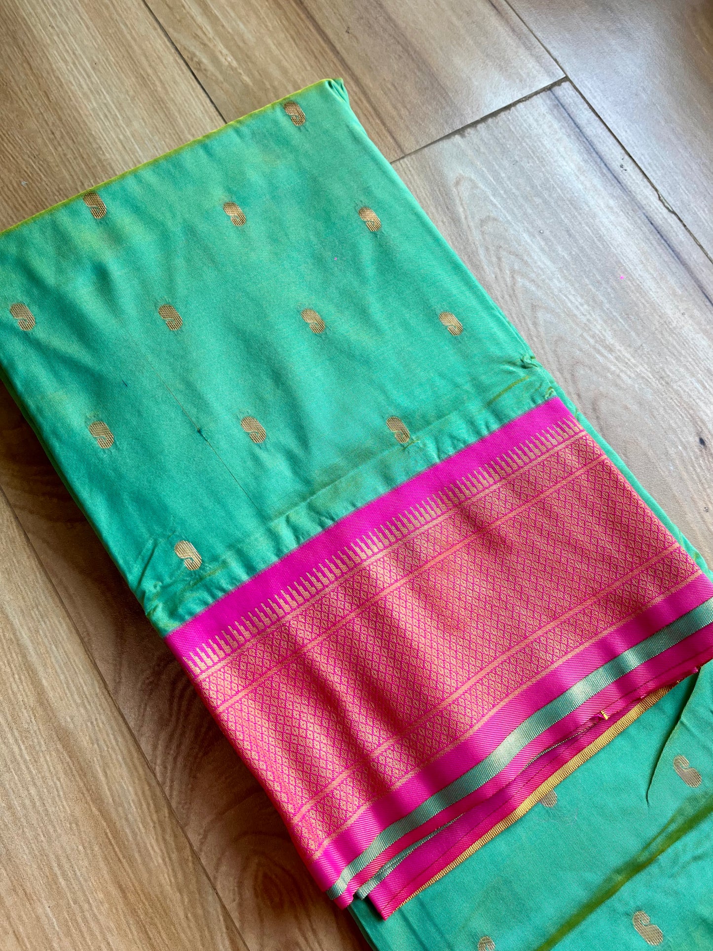 PARROT GREEN KADIYAL PAITHANI