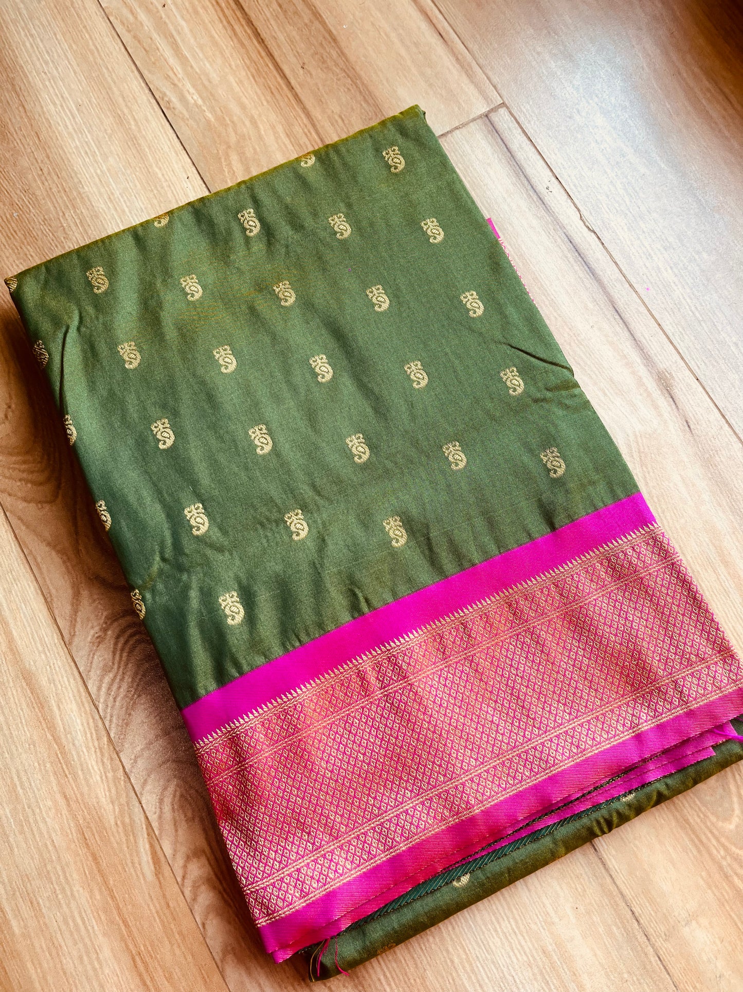 GREEN KADIYAL PAITHANI