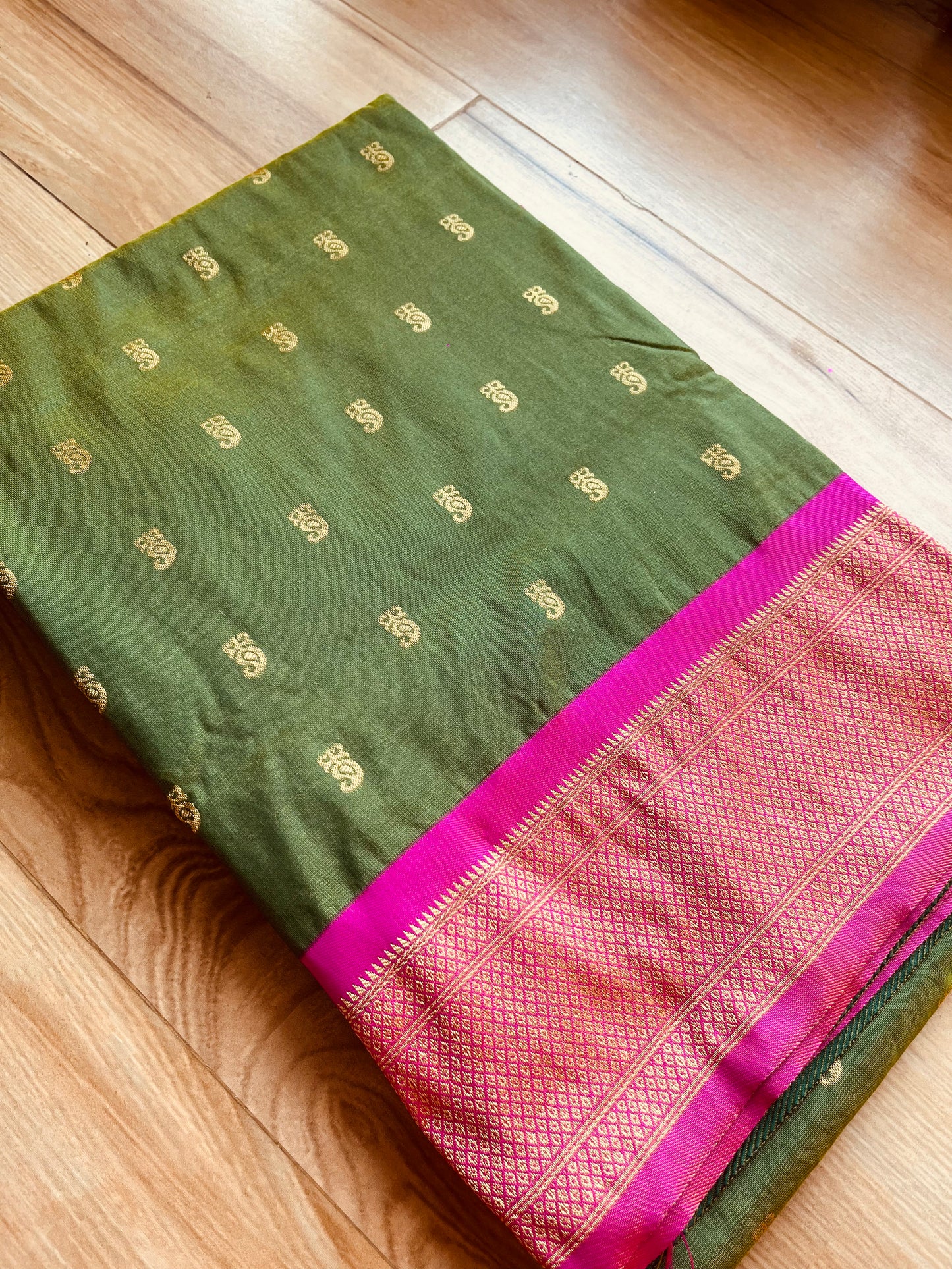 GREEN KADIYAL PAITHANI