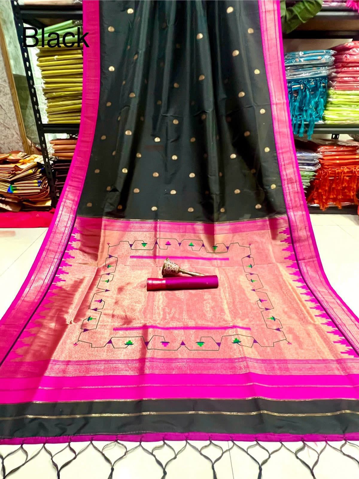 BLACK TAWA PALLU PAITHANI