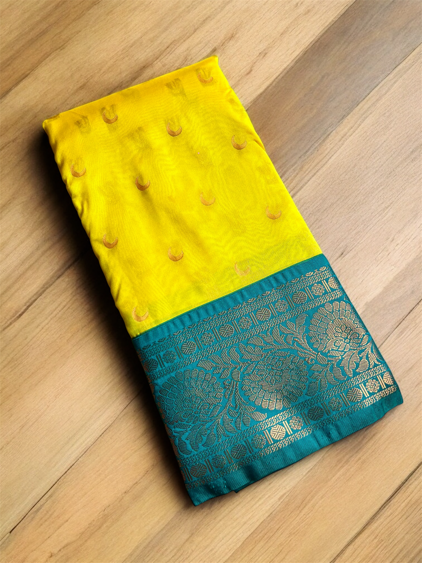 YELLOW CHANDRAKOR PAITHANI