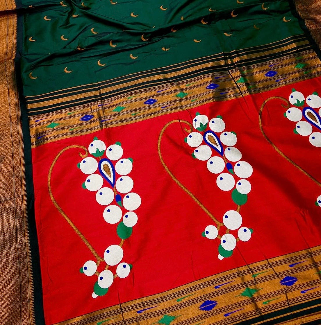 BOTTLE GREEN NATH PALLU CHANDRAKOR PAITHANI